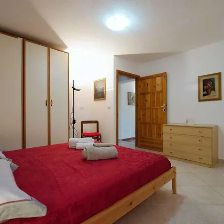 Apartament Two-bedroom In Siracusa Ii