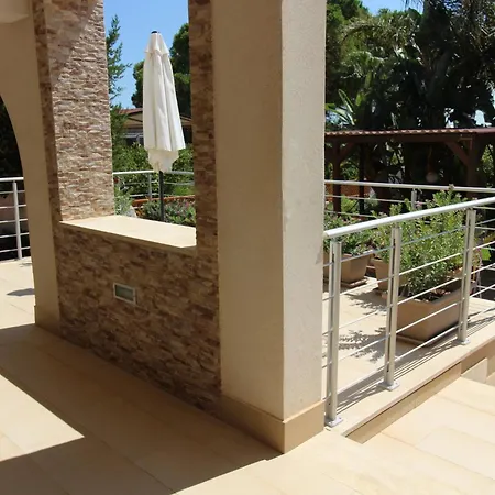 Two-bedroom In Siracusa Ii *